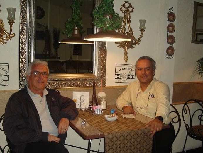 Expresso de Paris Cafe